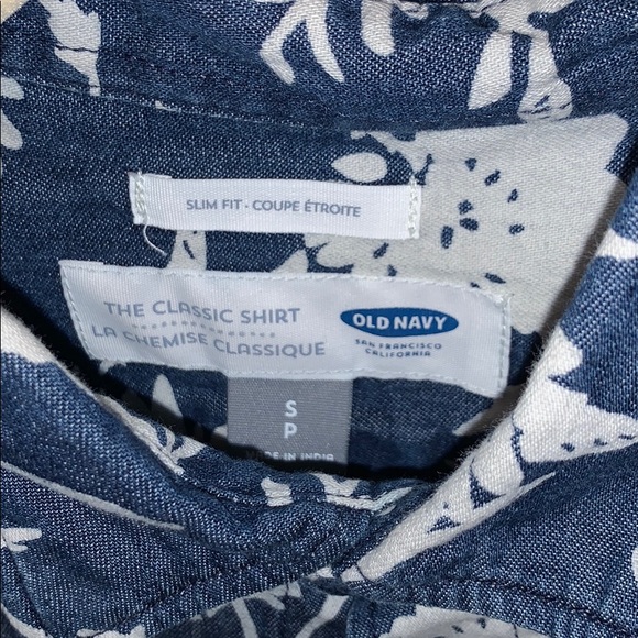 SM Old Navy Short Sleeve Button Up - Picture 2 of 3